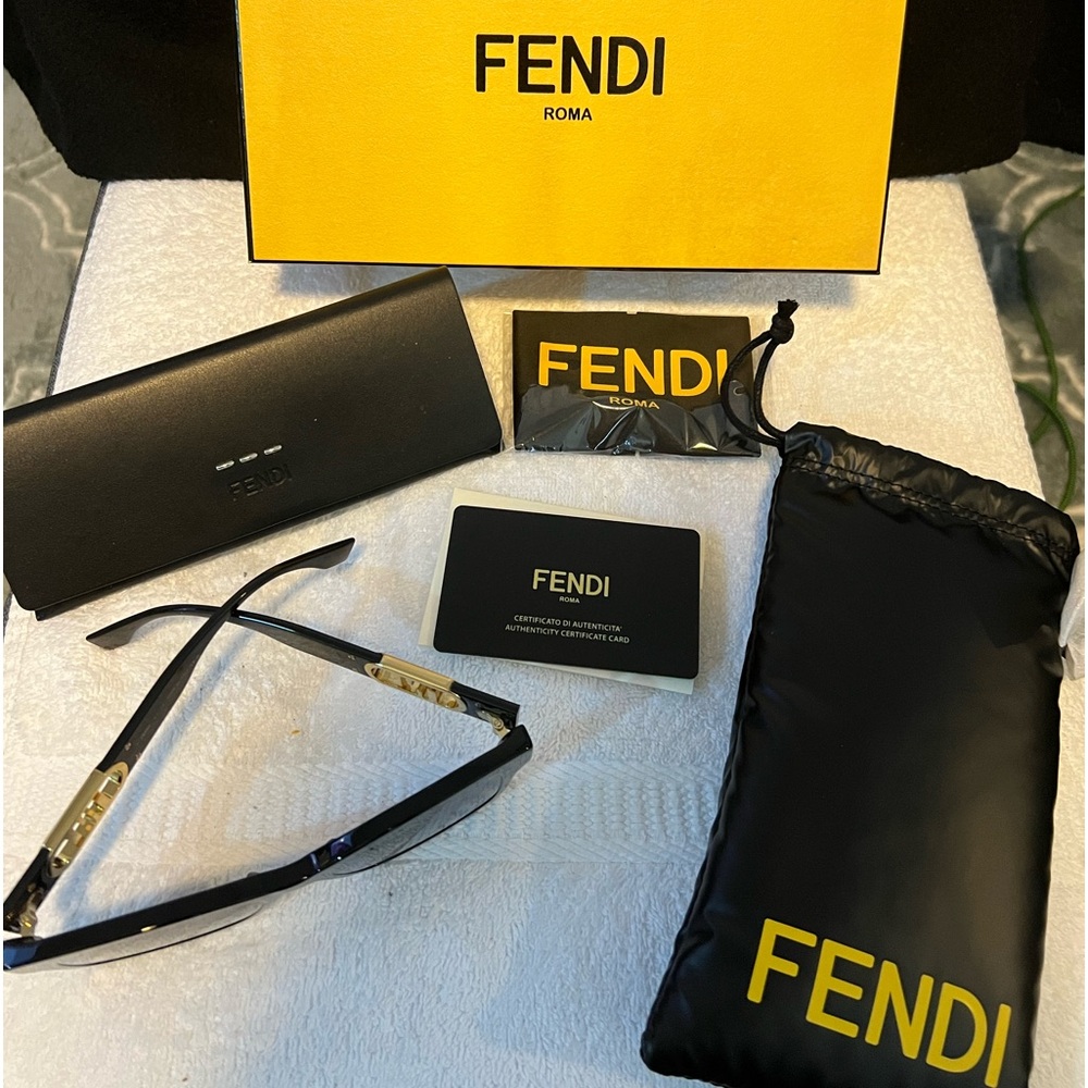Mens Fendi Sunglasses - Picture 3 of 8